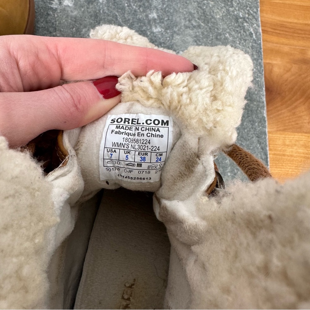 Sorel Joan of Arctic Wedge II Shearling Lined Heeled Boots Camel Lace Up Leather - Picture 9 of 9